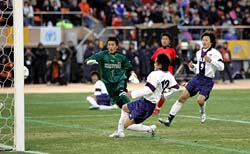 06011001goalGRA00089G060109T.jpg